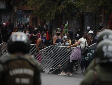 84 detenidos y 8 carabineros lesionados dejan manifestaciones a nivel nacional en el Día de la Mujer