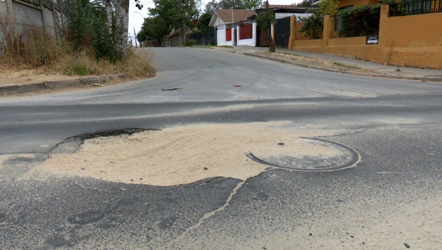 Municipio de Villa Alemana denuncia a Esval por "falta de respuestas" ante hundimiento de calles