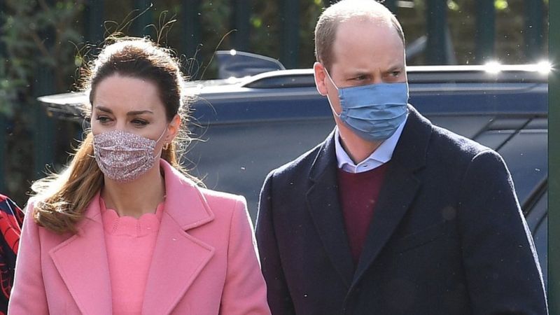 Príncipe William defiende a la realeza británica de acusaciones y asegura que "no somos una familia racista"