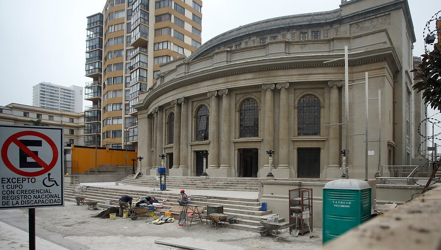 Presentan denuncia en fiscalía por daños causados por obras de restauración del Teatro Municipal de Viña del Mar