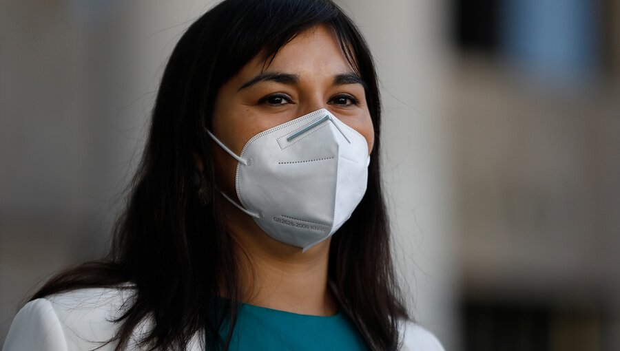 Colegio Médico valoró anuncios del Minsal: "Abre una oportunidad para poder retomar el control de la pandemia"