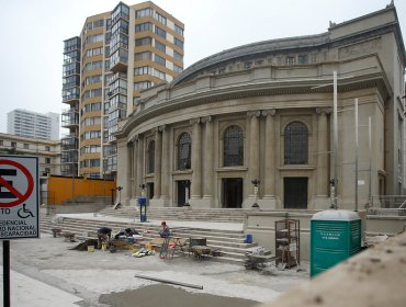 Presentan denuncia en fiscalía por daños causados por obras de restauración del Teatro Municipal de Viña del Mar