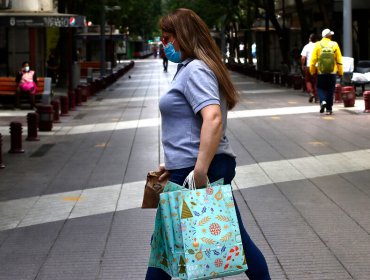 Encuesta del Sernac revela que casi el 90% de las mujeres se ha sentido discriminada en el comercio por su género