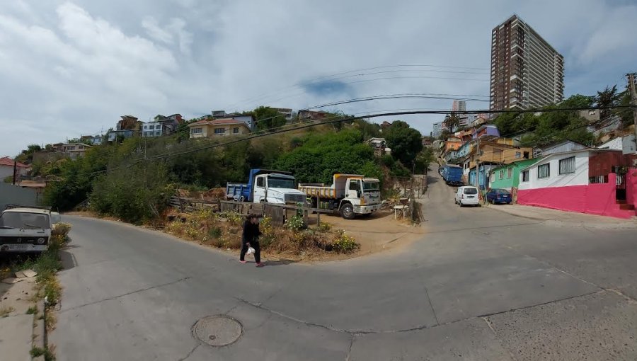 Serviu Valparaíso aprueba iniciativa que adjudica terreno al Municipio para construir viviendas sociales en el cerro Las Delicias