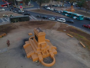 Ministra de las Culturas desestima críticas y afirma que retiro de estatua de Baquedano "no es claudicar frente a la violencia"