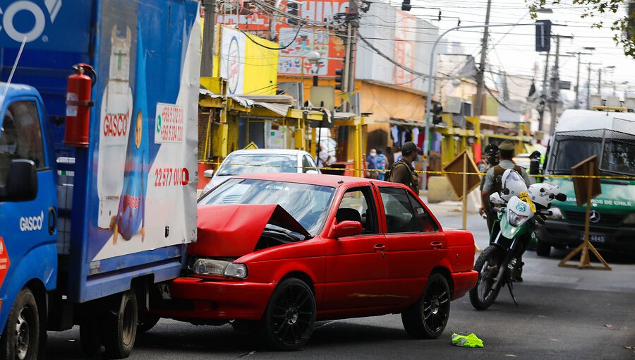 Una carabinera atropellada y un baleado deja intento de fuga tras control policial en Barrio Franklin