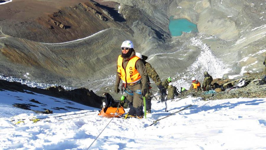 Después de 40 años Carabineros logra rescatar a dos integrantes del ejercito desaparecidos en Cerro Plomo