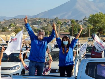 Más de 300 vehículos se reunieron en insólito "auto-metting" para lanzar campaña a la re-elección de Daniel Morales en Limache