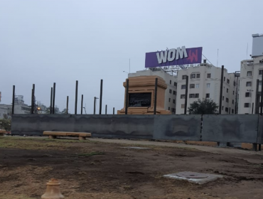 Instalan placas metálicas para bloquear el acceso a la base del monumento a Baquedano