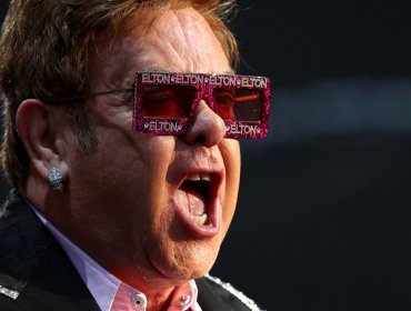 Elton John acusa al Vaticano de "hipocresía" tras la negativa a bendecir uniones del mismo sexo