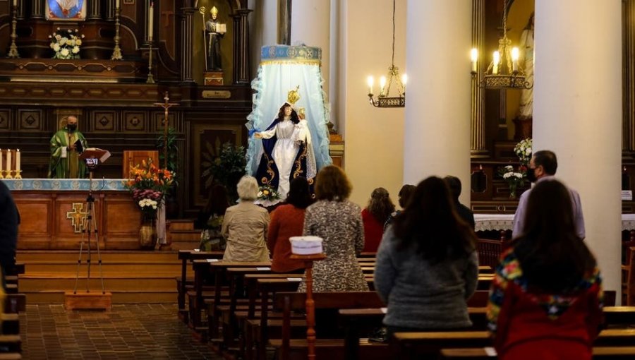 Gobierno e Iglesia dan por superado conflicto tras autorización de misas con aforo y permisos