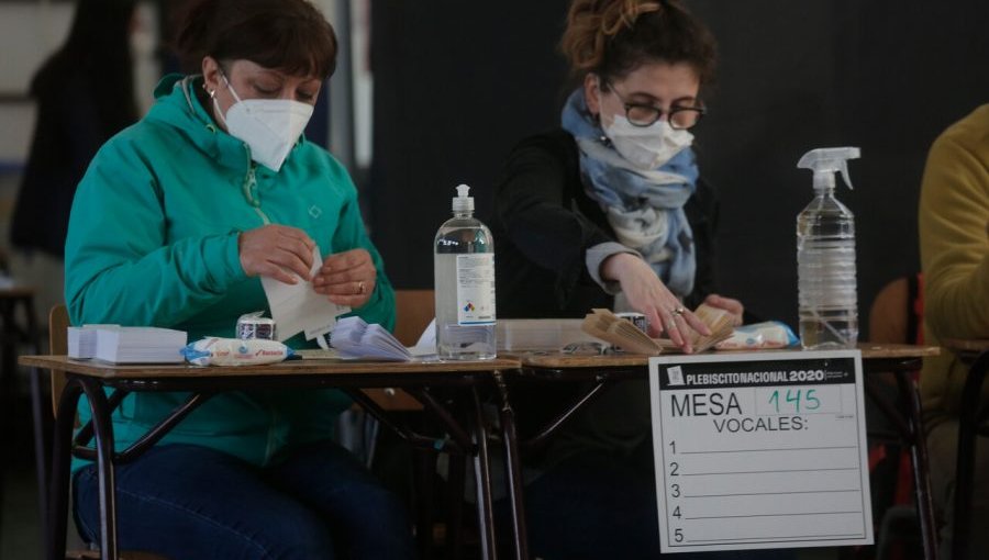 Vocales de mesa para elección de abril serán vacunados contra el Covid-19 desde la próxima semana