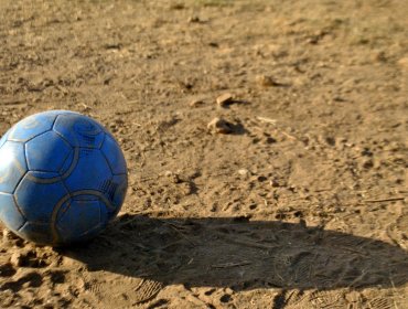 16 personas fueron detenidas tras ser sorprendidas jugando fútbol en el cerro Larraín de Valparaíso