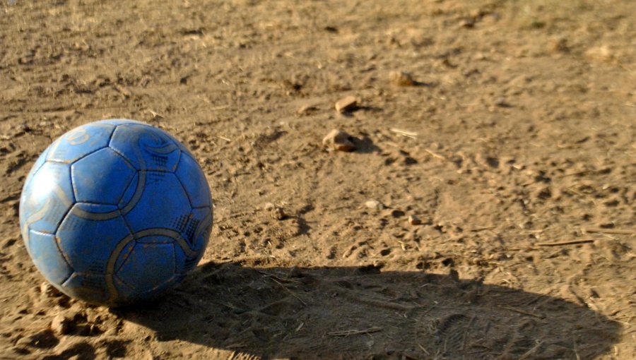 16 personas fueron detenidas tras ser sorprendidas jugando fútbol en el cerro Larraín de Valparaíso