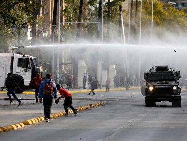 Al menos 15 detenidos deja nueva jornada de manifestaciones en cercanías de plaza Baquedano