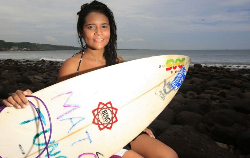 Katy Díaz, surfista salvadoreña y aspirante a los Juegos Olímpicos falleció tras ser alcanzada por un rayo