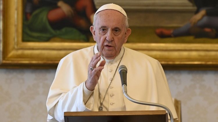 Papa Francisco reduce el sueldo del personal del Vaticano para afrontar la crisis derivada de la pandemia