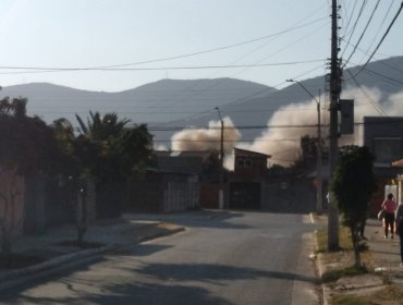 Incendio afectó a cuatro viviendas en La Calera: tres familias resultaron damnificadas