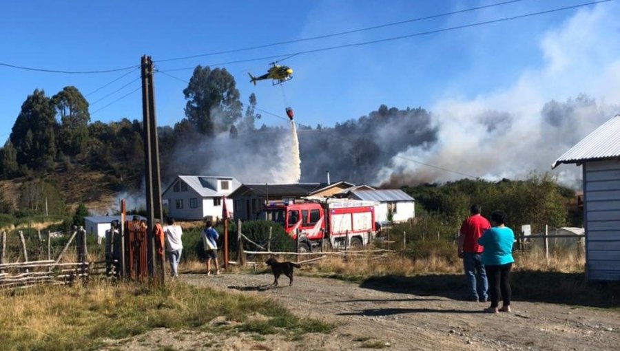 Declaran Alerta Roja para la comuna de Dalcahue por incendio forestal cercano a sectores poblados