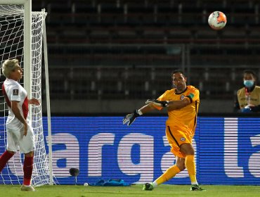 Claudio Bravo es el capitán del primer once de la Roja en la era de Martín Lasarte