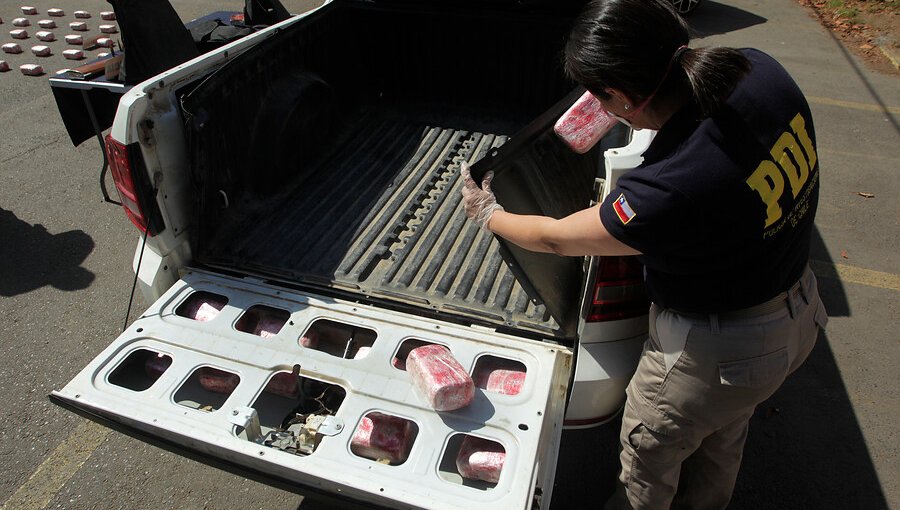 Detienen en Tarapacá a banda que trasladaba cocaína y pasta base a Santiago