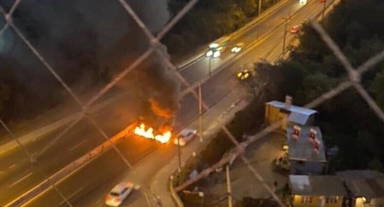 Reportan barricadas en sectores de la región de Valparaíso en el marco del Día del Joven Combatiente