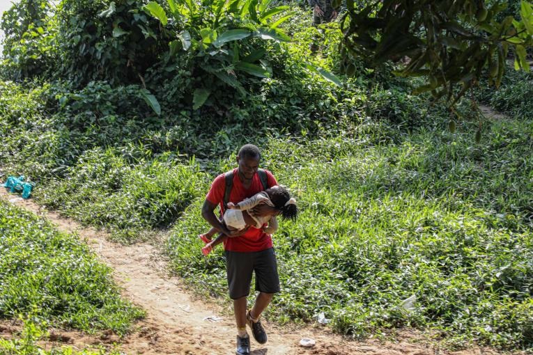 Cantidad de niños que cruzan la selva de Panamá hacia EE.UU se ha multiplicado en los últimos cuatro años