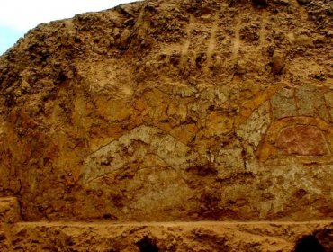 Descubren en Perú un mural de un "dios araña" de más de 3 mil años de antigüedad