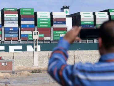 La disputa por quién debe pagar por las pérdidas del bloqueo del Canal de Suez