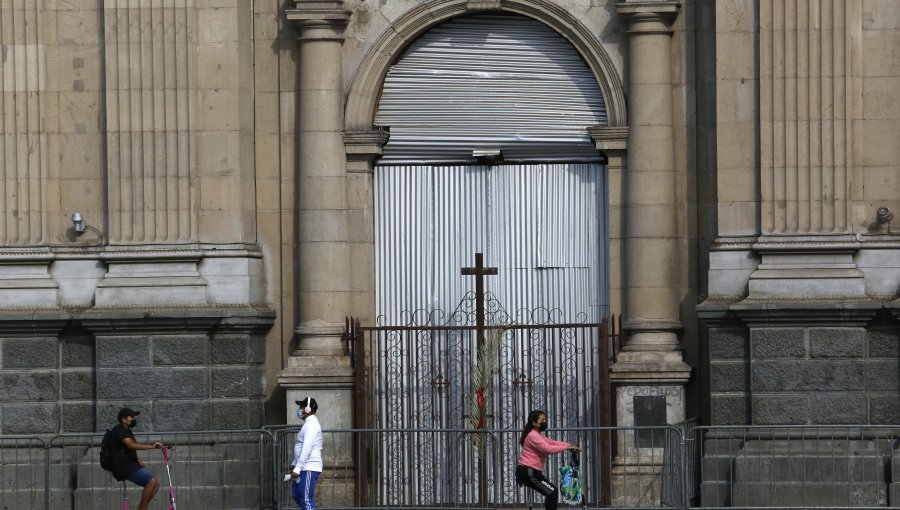 Iglesias cerradas y actividad a distancia marcan conmemoración de Viernes Santo