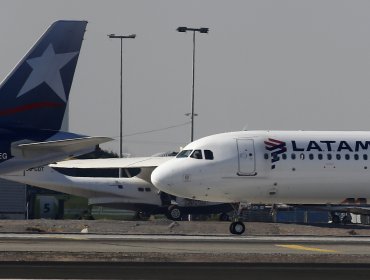 Desde el lunes, Latam cesará casi todos sus vuelos desde y hacia nuestro país