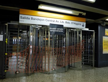 Metro respondió a críticas tras instalar puertas giratorias en estación Los Héroes: "No son torniquetes"