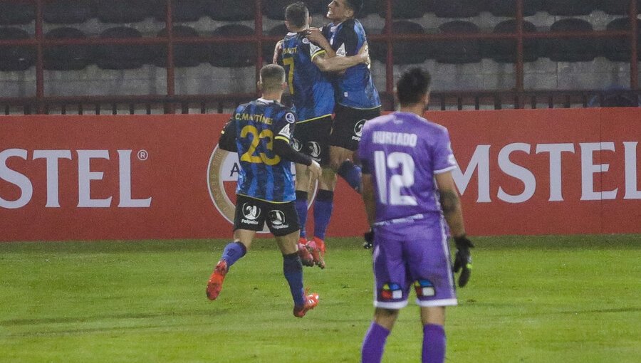 Huachipato clasificó a fase de grupos de Copa Sudamericana tras golear a Antofagasta