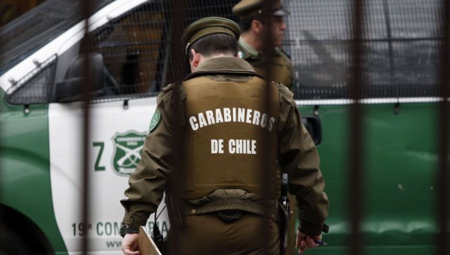 Nueve personas fueron detenidas al ser sorprendidas al interior de restaurante en Independencia