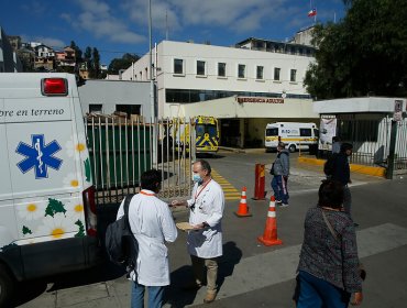 Paciente quinterano contagiado por Covid-19 fue trasladado a Viña del Mar tras denuncia de su familia