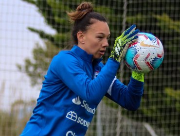 Christiane Endler adelanta el repechaje olímpico: "Llegamos todas en buen momento"