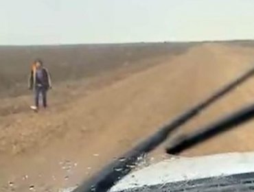 "Tengo miedo": Impactante video muestra a niño que fue abandonado en la frontera entre México y EE.UU