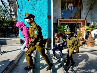 Detienen a 14 personas en gimnasio Pacific de Providencia por trabajar con permisos falsos