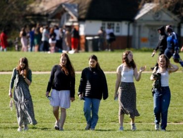 Reino Unido dejará de ofrecer la vacuna contra el Covid-19 de AstraZeneca a menores de 30 años