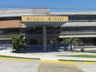 Escándalo en Colegio de Concón: Filtran clase de profesora hablando del caso Catrillanca y la acusan de "adoctrinamiento"