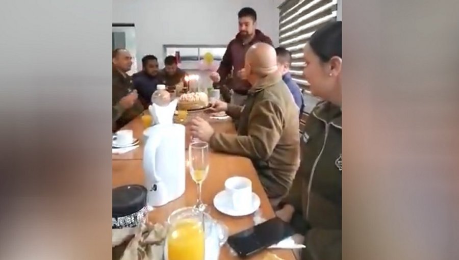 Renunció mayor de Carabineros que participó en celebración de cumpleaños en comisaría de Valparaíso