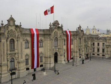 La ajustada carrera para definir qué candidatos presidenciales pasarán a segunda vuelta en Perú