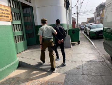 Hombre con arresto domiciliario fue sorprendido transitando en Valparaíso en horario de toque de queda