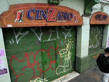 Un histórico de Valparaíso que se niega a morir: Bar Cinzano alista detalles para reabrir sus puertas en junio