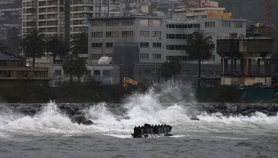 Emiten alerta de marejadas entre el Golfo de Penas hasta Arica y territorio insular