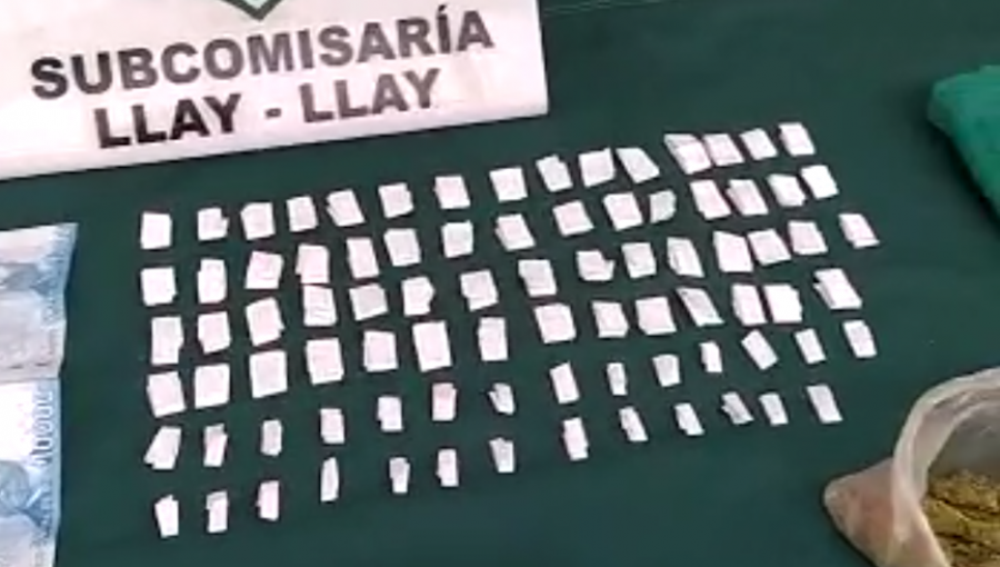 Tres personas fueron detenidas tras ser sorprendidas traficando droga en un automóvil en Llay Llay