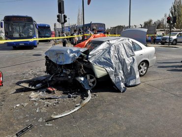 Un hombre y una mujer embarazada fallecieron en accidente en la Pintana tras protagonizar balacera