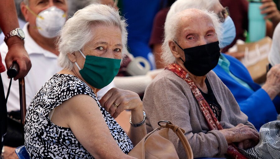 Personas mayores de 80 años podrán hacer sus compras sin permiso temporal