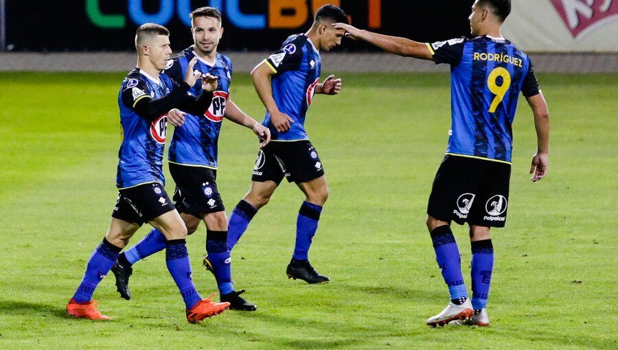 Huachipato sumó sus primeros tres puntos tras vencer a Ñublense en guerra de goles