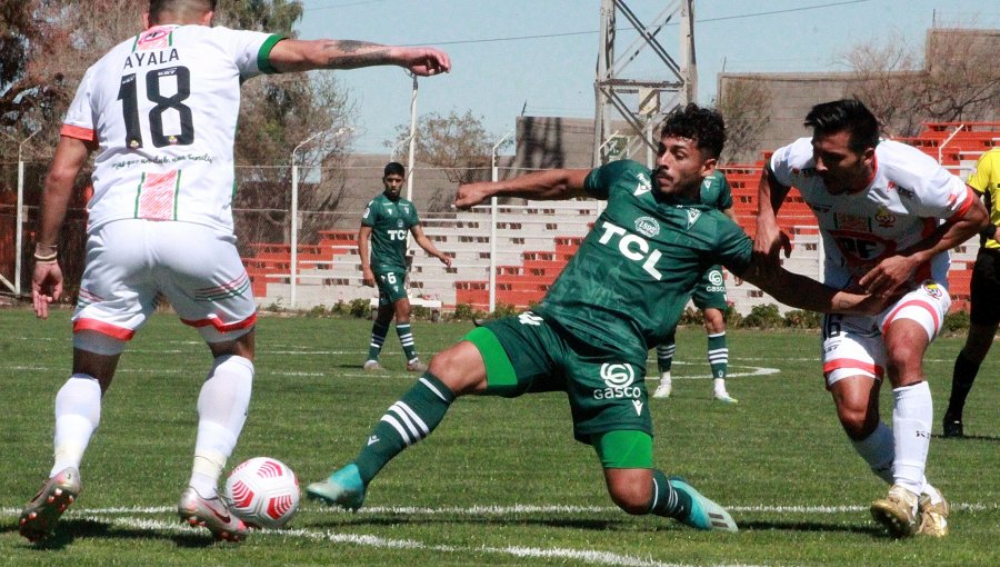 Cobresal escapó del fondo venciendo a un Wanderers que se hunde en la tabla